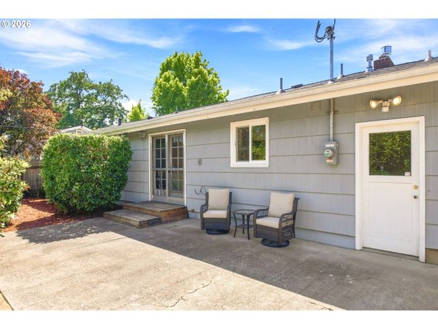 987 BAXTER St, Eugene, OR 97402