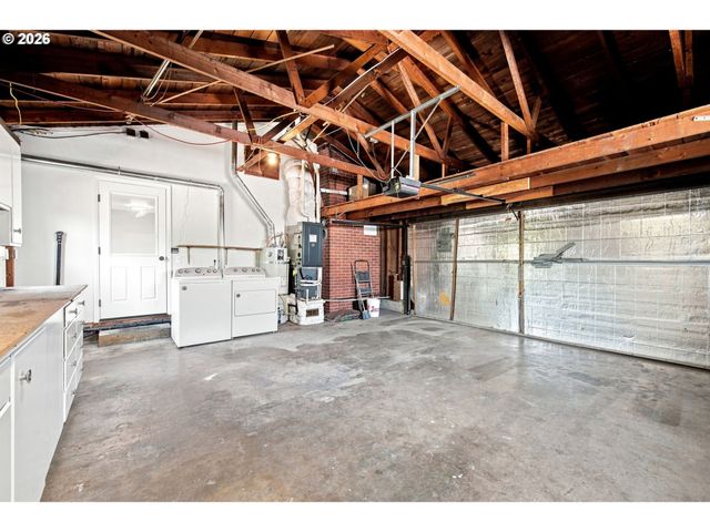 987 BAXTER St, Eugene, OR 97402