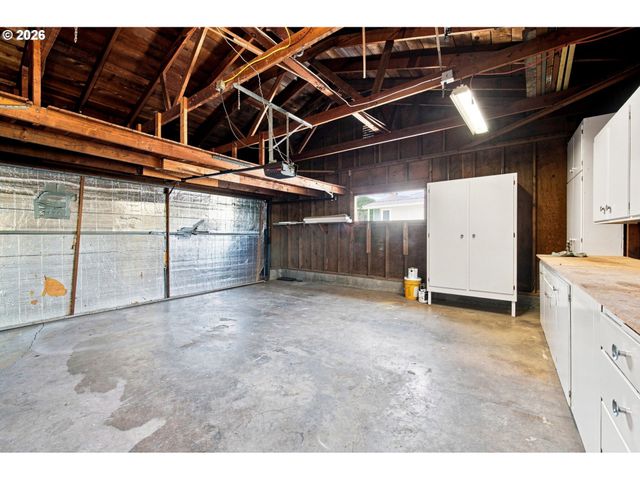 987 BAXTER St, Eugene, OR 97402