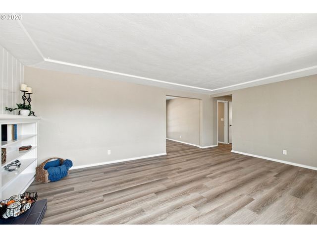 987 BAXTER St, Eugene, OR 97402