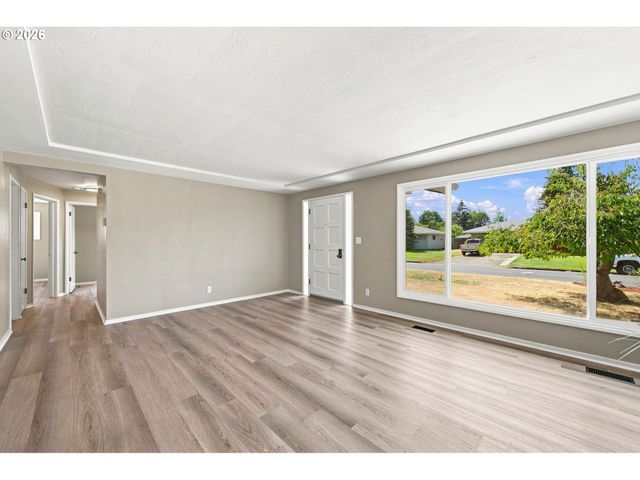 987 BAXTER St, Eugene, OR 97402