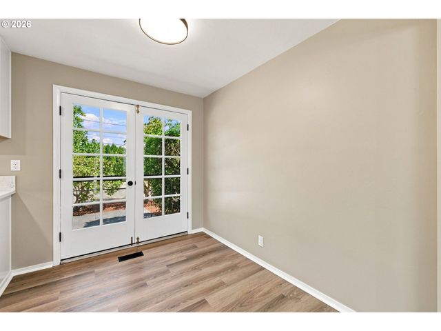987 BAXTER St, Eugene, OR 97402