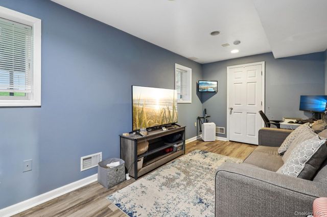102 Leif Boulevard, Congers, NY 10920