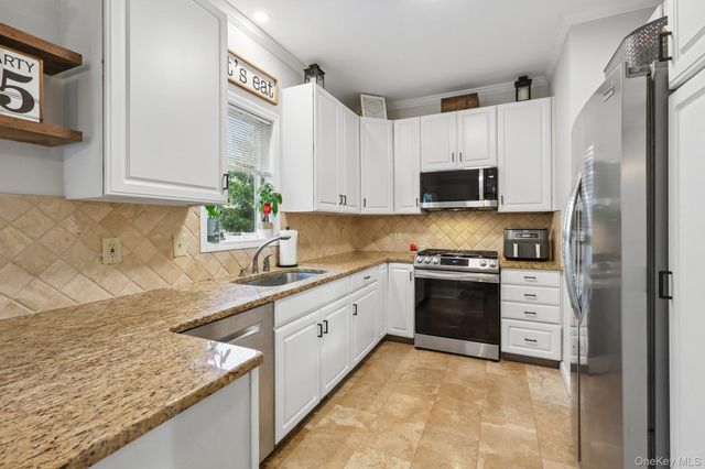 102 Leif Boulevard, Congers, NY 10920