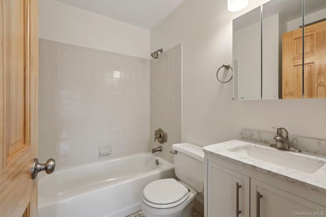 1 Lexington Hill 5, Harriman, NY 10926