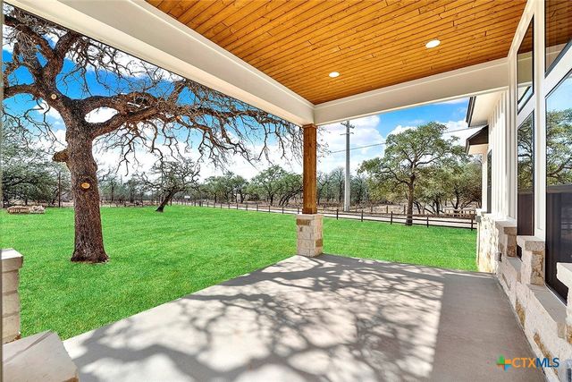 100 Hondo Ridge, La Vernia, TX 78121