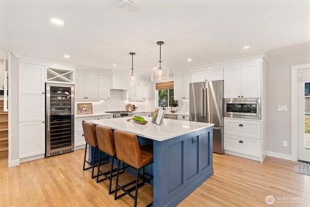 14205 119th Avenue NE, Kirkland, WA 98034