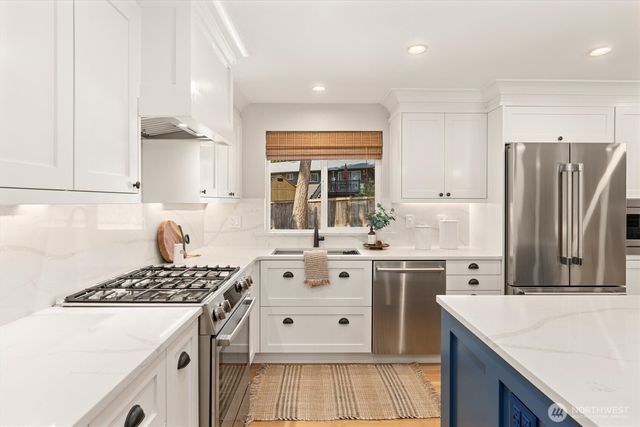 14205 119th Avenue NE, Kirkland, WA 98034