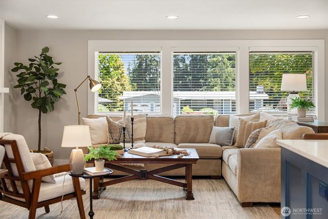 14205 119th Avenue NE, Kirkland, WA 98034
