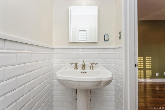 183 Drake Avenue 2E, New Rochelle, NY 10805