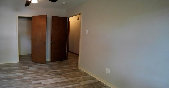 1418 NE 7th ST, Smithville, TX 78957