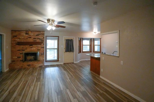 1418 NE 7th ST, Smithville, TX 78957