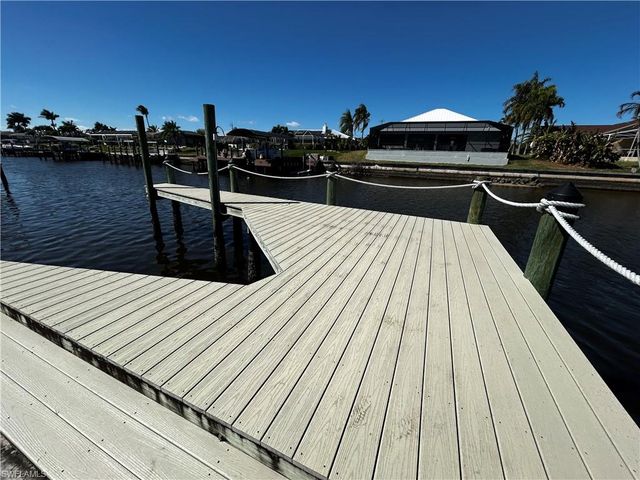 1926 SE 10th PL, Cape Coral, FL 33990