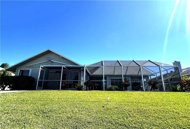 1926 SE 10th PL, Cape Coral, FL 33990