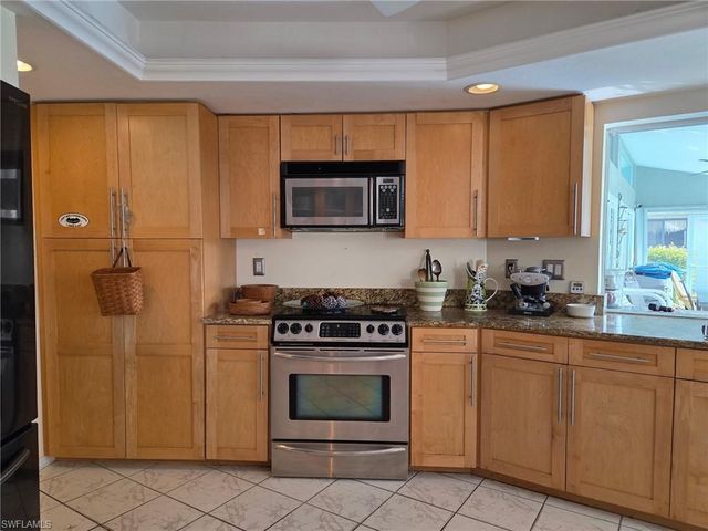 1926 SE 10th PL, Cape Coral, FL 33990