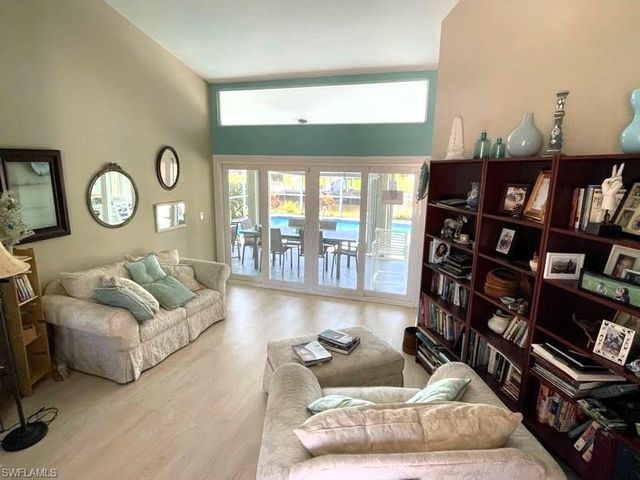 1926 SE 10th PL, Cape Coral, FL 33990