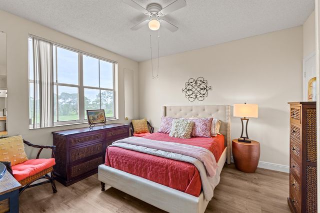 2080 Greenview Shores Boulevard 414, Wellington, FL 33414