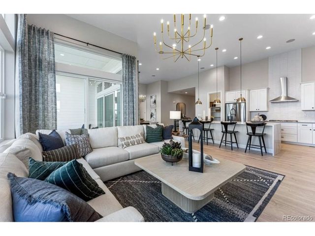 6219 Juniper Dr, Thornton, CO 80602