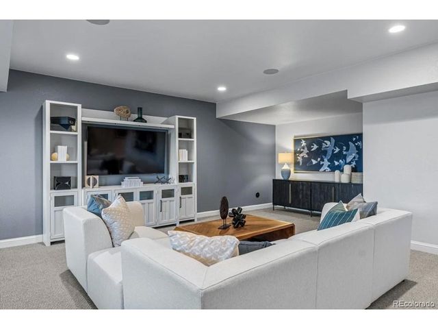 6219 Juniper Dr, Thornton, CO 80602