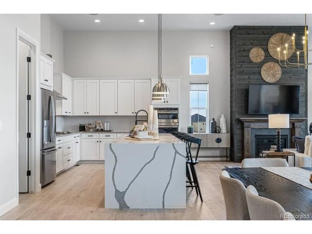 6219 Juniper Dr, Thornton, CO 80602