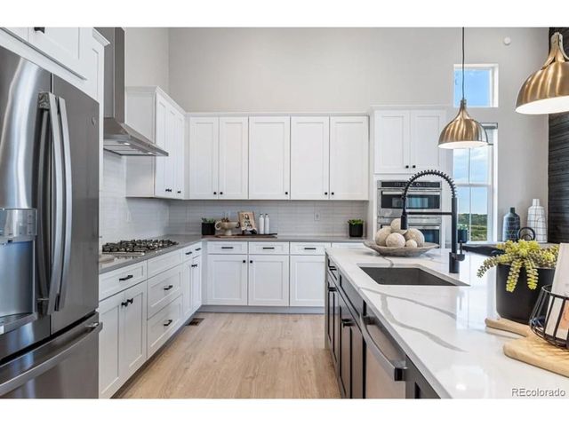 6219 Juniper Dr, Thornton, CO 80602