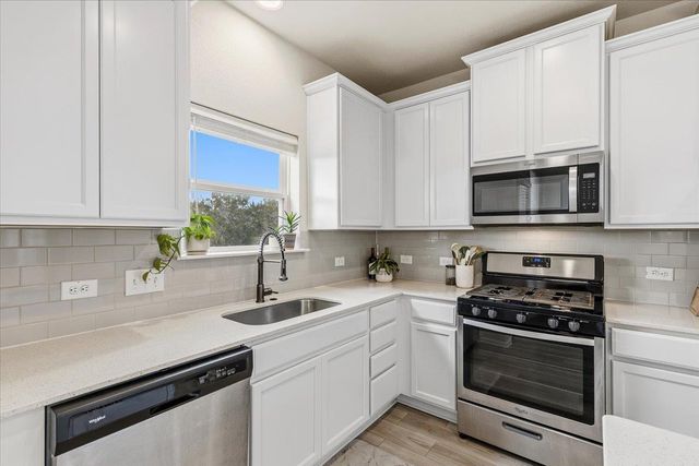 11204 El Capitan DR, Austin, TX 78747