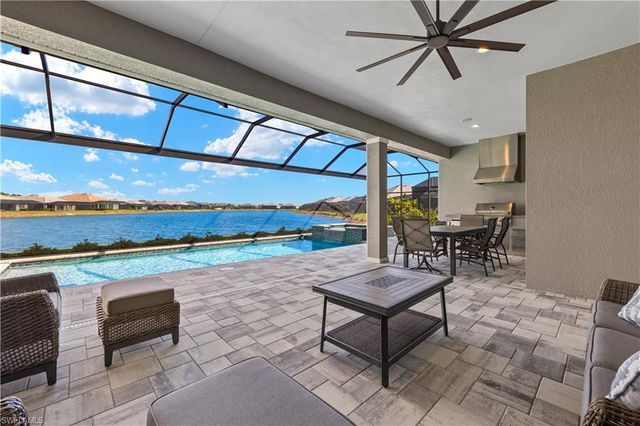 14265 Laguna Springs LN, Naples, FL 34114