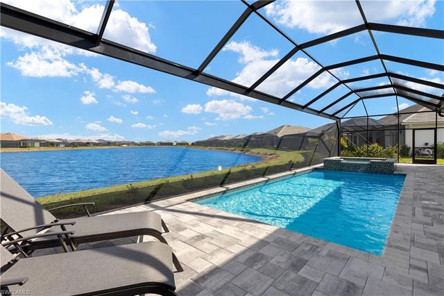 14265 Laguna Springs LN, Naples, FL 34114