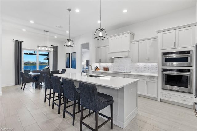 14265 Laguna Springs LN, Naples, FL 34114