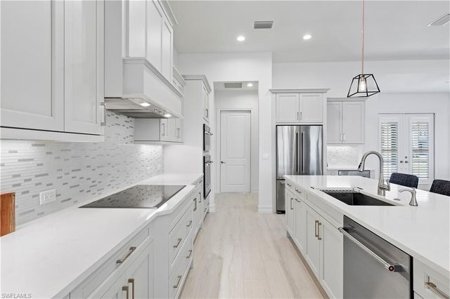 14265 Laguna Springs LN, Naples, FL 34114