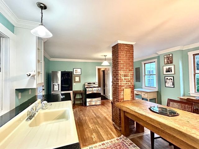 946 Route 6a, Dennis, MA 02638