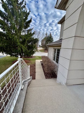 30 Beaconsfield Court 30, Lincolnshire, IL 60069