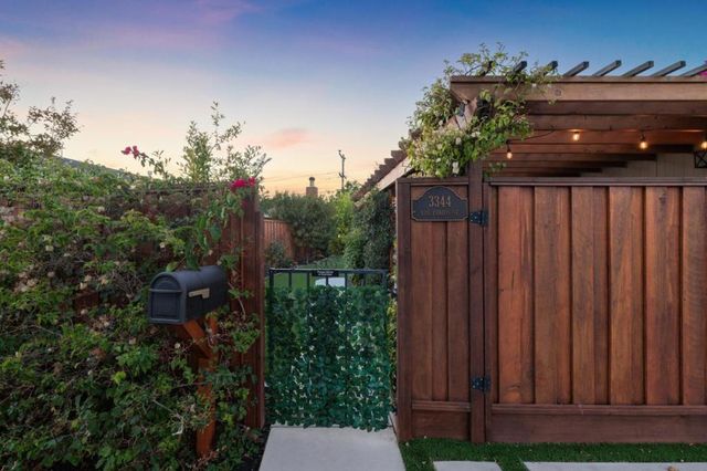 33423344 Los Prados Street, San Mateo, CA 94403