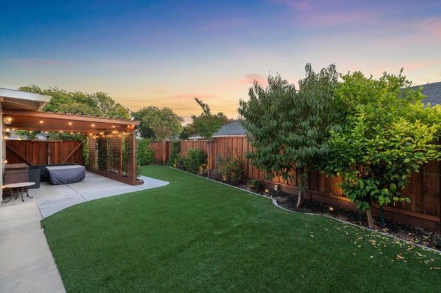 33423344 Los Prados Street, San Mateo, CA 94403