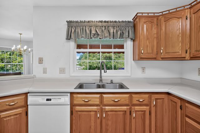 1050 Burnell Drive, Berea, KY 40403