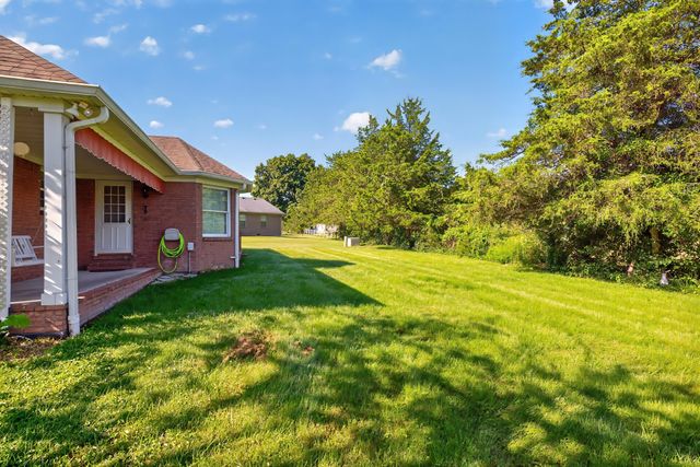 1050 Burnell Drive, Berea, KY 40403