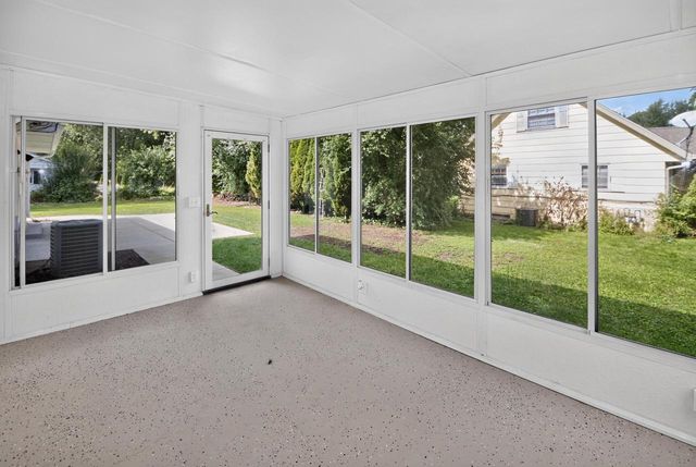 21300 Astolat DRIVE, Brookfield, WI 53045