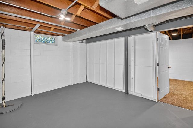 21300 Astolat DRIVE, Brookfield, WI 53045