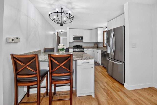21300 Astolat DRIVE, Brookfield, WI 53045