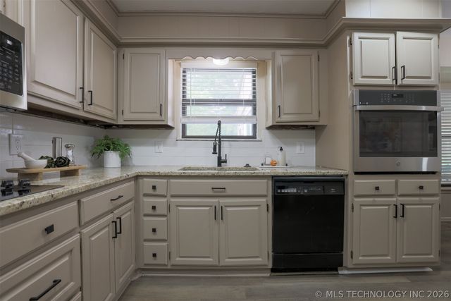 2604 W Broadway Street, Broken Arrow, OK 74012