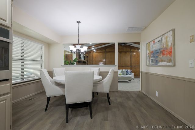 2604 W Broadway Street, Broken Arrow, OK 74012