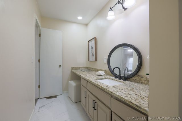 2604 W Broadway Street, Broken Arrow, OK 74012