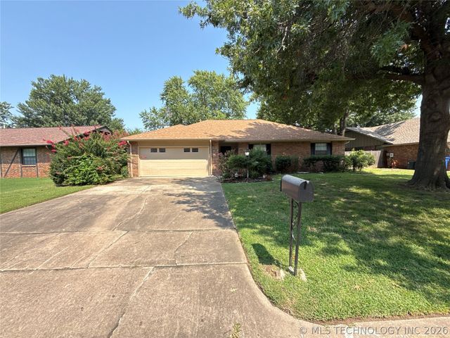 2604 W Broadway Street, Broken Arrow, OK 74012