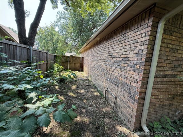 2604 W Broadway Street, Broken Arrow, OK 74012