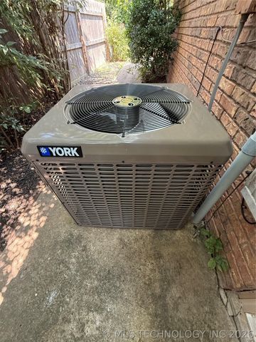 2604 W Broadway Street, Broken Arrow, OK 74012