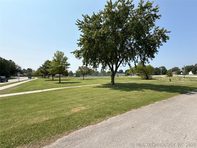 2604 W Broadway Street, Broken Arrow, OK 74012