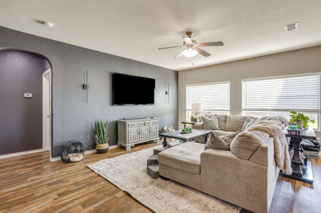 5124 Meadow Lane, Krum, TX 76249