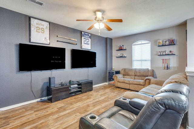 5124 Meadow Lane, Krum, TX 76249