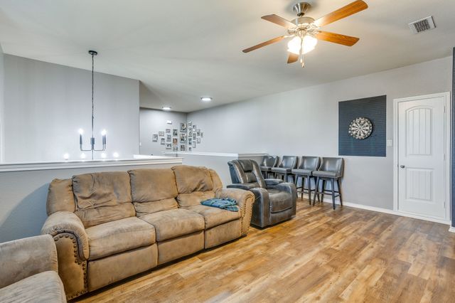 5124 Meadow Lane, Krum, TX 76249