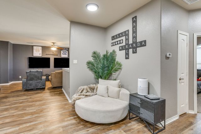 5124 Meadow Lane, Krum, TX 76249
